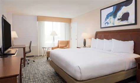 DoubleTree by Hilton Syracuse, NY Hotel - Rooms