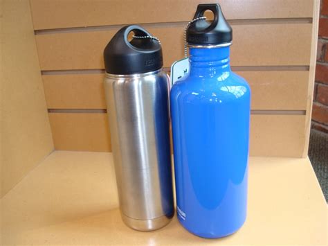 File:Metal Water Bottles.jpeg - Wikimedia Commons