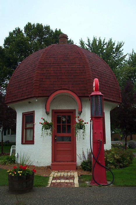 Dassel, MN : The Mushroom Building is a vintage gas station owned by ...