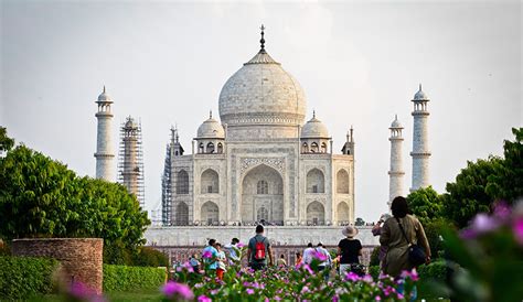 Taj Mahal History | Legends, Facts, and Travel Tips