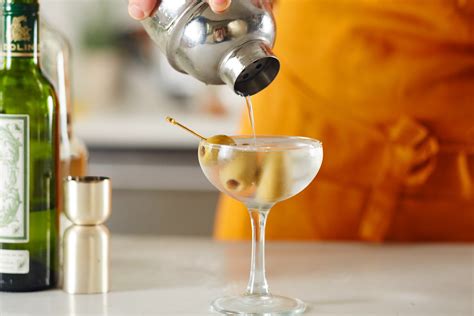 How To Make a Classic Martini | Kitchn