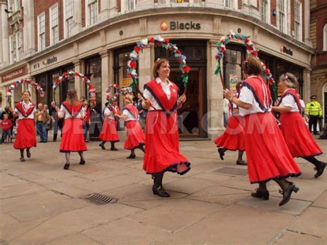 English Folk Dance | English clothes, Culture clothing, Historical fashion