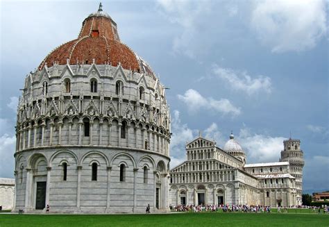 Piazza Dei Miracoli - One of the Top Attractions in Pisa, Italy - Yatra.com