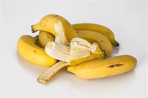 How To Keep Your Bananas Fresh And For Longer | Pan de plátano con avena, Cascara de platano ...