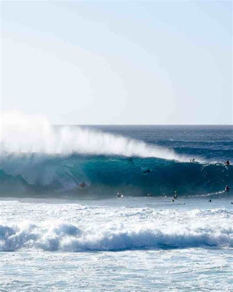 30 Photos of Banzai Pipeline That Will Mesmerize You