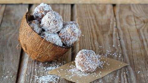 Vegan Cacao Bliss Balls - Vitamix Raw Food Recipe - Raw Blend