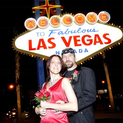 Las Vegas Sign - Las Vegas Wedding