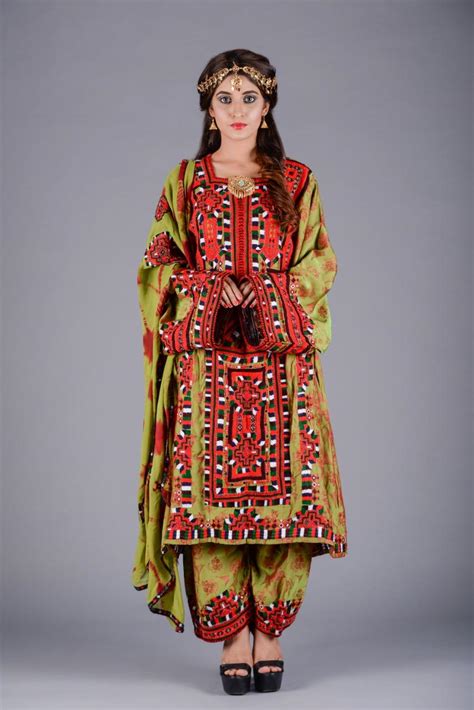 Salwar Kameez Suits Designs in Pakistan - Salwar Kameez