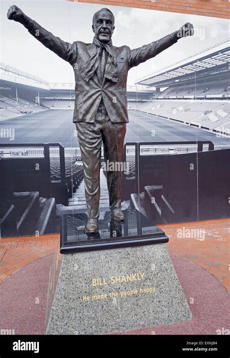 Statue Of Bill Shankly,Anfield, Liverpool Stock Photo - Alamy