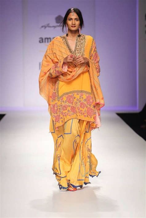 Anupamaa | Indian ethnic wear, India fashion week, Asian dress