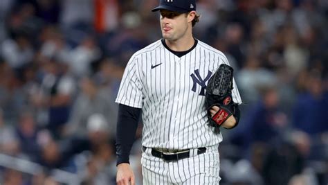 New York Yankees sign Carlos Rodon to 6-year, $162 million contract