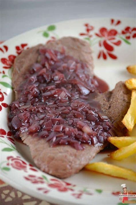 Une sauce échalote au vin rouge qui accompagne à merveille des steaks d'une grande qualité ...