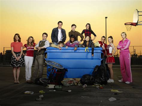 Download Glee Cast Members In Season 1 Episode 10 Photoshoot Wallpaper ...