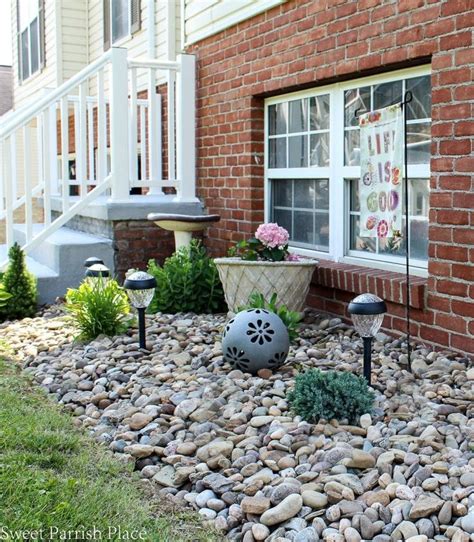 20+ Rock Garden Ideas For Front Of House - MAGZHOUSE