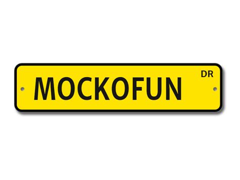 🛑 (FREE) Street Sign Maker - MockoFUN