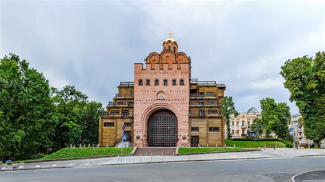 The Golden Gate of Kyiv · Ukraine travel blog