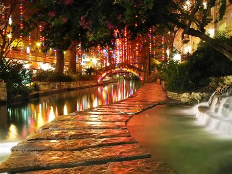 Night at the River Walk | A part of the famous River Walk (P… | Flickr