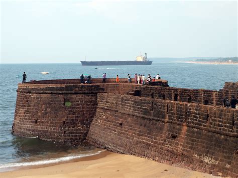 FORT AGUADA - GOA Reviews, FORT AGUADA - GOA Guide, Tourist Place, FORT AGUADA - GOA Booking ...