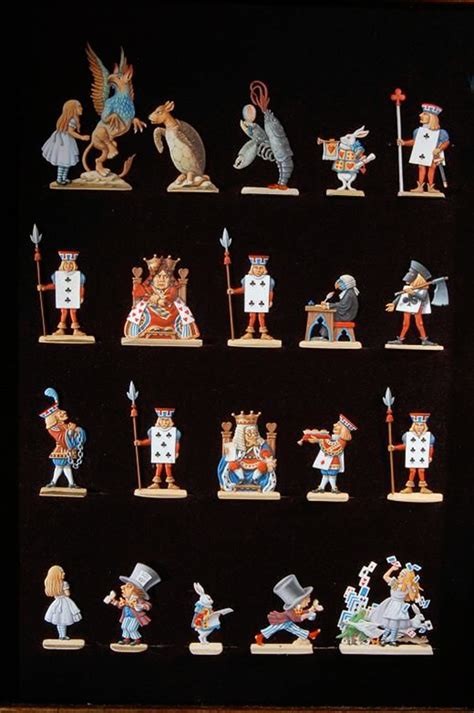 Pin by Rubi Toulouse on FIGURINES PLATS D'ETAIN | Miniature figurines, Toy soldiers, Alice in ...