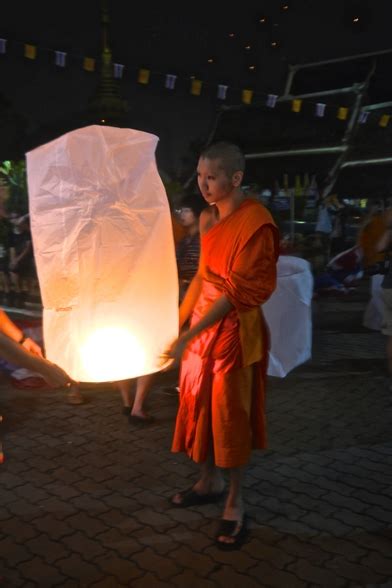 Visiting Chiang Mai during the Loi Krathong Festival - Erika's Travels