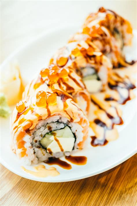 Salmon sushi roll 2797603 Stock Photo at Vecteezy