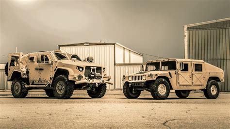 Oshkosh JLTV vs AM General Humvee: Which is the better military vehicle ...