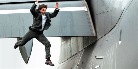 Tom Cruise Does Crazy Stunts In Mission: Impossible 6 Photos