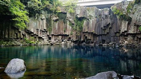 Cheonjeyeon Waterfall | Wondermondo