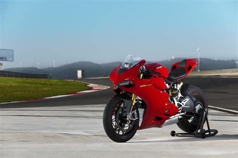 2012 Ducati 1199 Panigale Redefines the Word 'Superbike' - Asphalt & Rubber