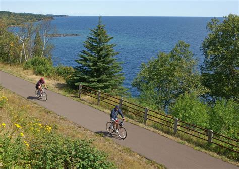 Minnesota’s North Shore offers lighthouses, trails | Bike trails, North ...