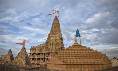 Dwarkadheesh Temple | India tour, Temple, Hindu temple