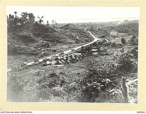 TARAKAN ISLAND, BORNEO. 1945-05-19. THE REMAINS OF TARAKAN TOWN VIEWED ...