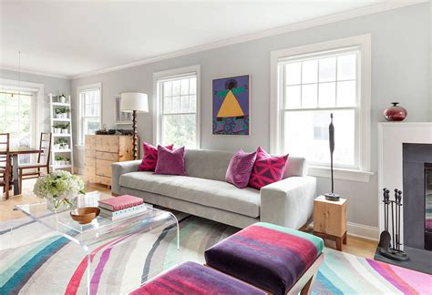 Accent Pillows in Multiple Colors: Must-Try Living Room Decorating Trend