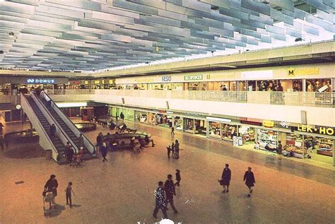 Stores: Täby Centrum in 1976 – With Kitschy Shopping Music - Ultra Swank