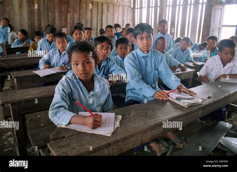 Schueler a public elementary school in Nepal Stock Photo - Alamy