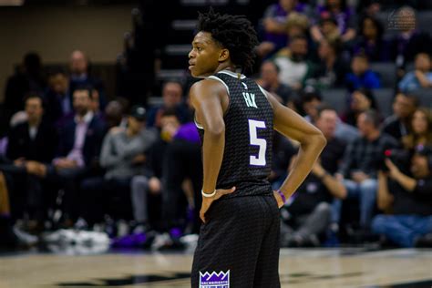 De'Aaron Fox suffers ankle sprain in practice - The Kings Herald