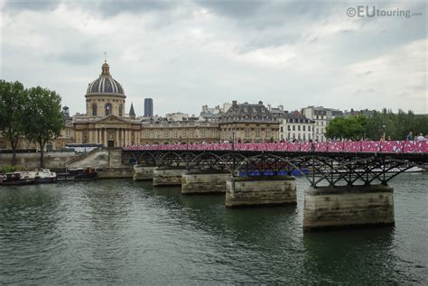 HD photos of the Pont des Arts June 2015 - Bridge of Love?