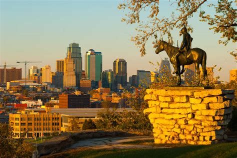 Kansas City Skyline Sunset Stock Photos, Pictures & Royalty-Free Images ...