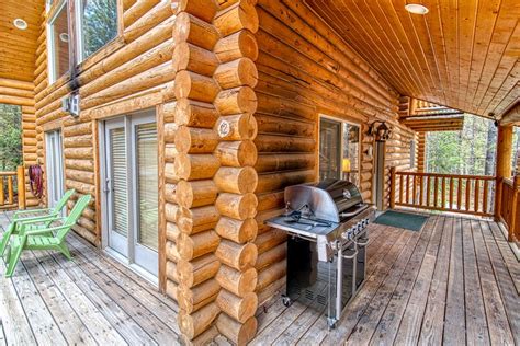 Yellowstone Cabin - Updated cabin with game room, hot tub and more!, Cabins, Island Park, United ...