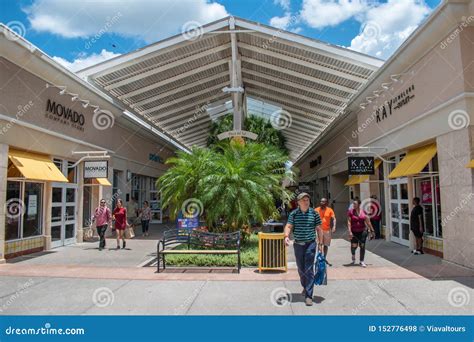 People Enjoying a Shopping Day at Premium Outlet in International Drive Area 1 Editorial Stock ...