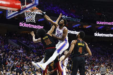 NBA: Joel Embiid delivers incredible poster dunk - Yahoo Sports