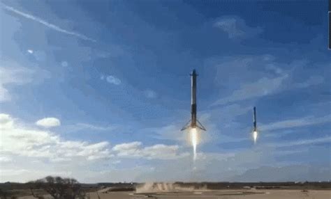 Sn10 Landing Gif : Netizens React After Spacex S Starship Explodes Minutes After Successfully ...