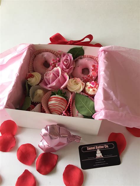 😍. Valentine’s Day desert box gift ideas! | Valentines snacks, Valentine box, Valentine