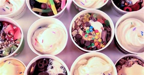 The Best Frozen Yogurt Toppings | Frozen yogurt, Frozen yogurt toppings ...