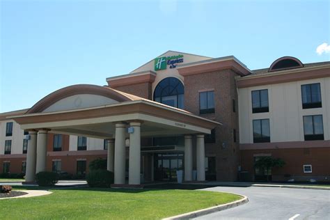 HOLIDAY INN EXPRESS & SUITES BOWLING GREEN, AN IHG HOTEL - Updated 2024 ...