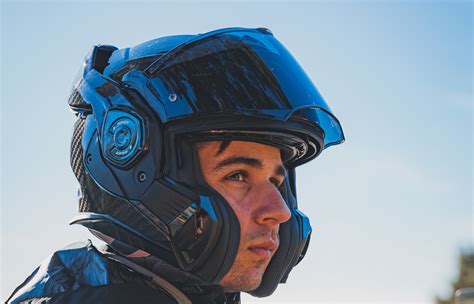 LS2 Advant flip-up motorcycle helmet gets full-carbon s... | Visordown