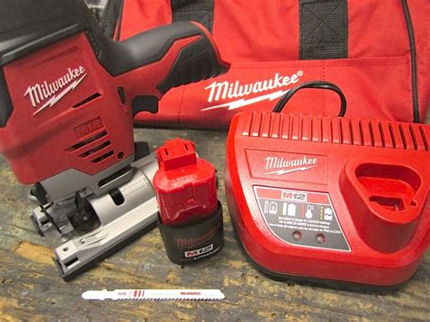 Milwaukee M12 Cordless Jig Saw Review