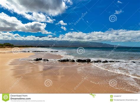 Beautiful Beach Near Kihei, Maui Stock Image - Image of water, waves: 123489737