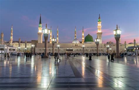 Ramadan Kareem: All Hands on Deck at the Prophet’s Mosque in Madinah ...