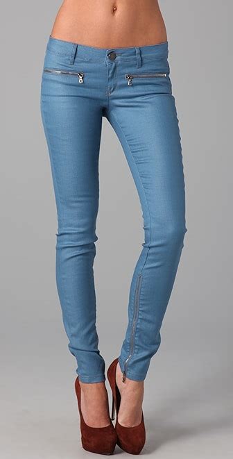 9 Best Low Rise Jeans For Women And Men | Styles At Life